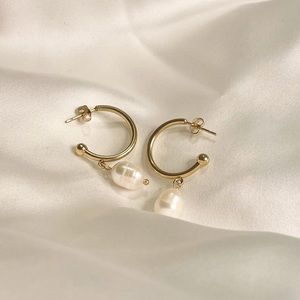 Gold Pearl Earrings